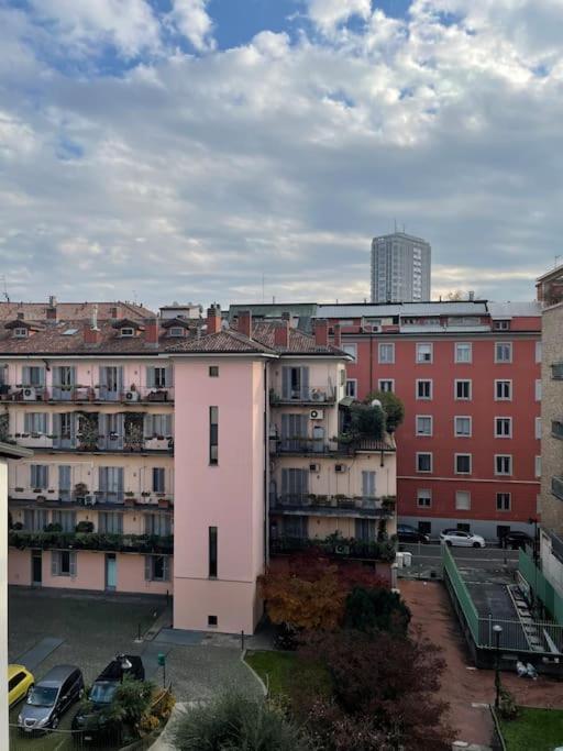 Duomo Walking DistanceModern Flat With Free Wifi Milão Exterior foto